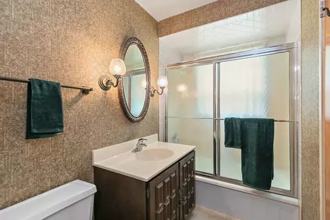 Bath - 3602 Falcon Ct S, Rolling Meadows, IL 60008 photo 1 of 1