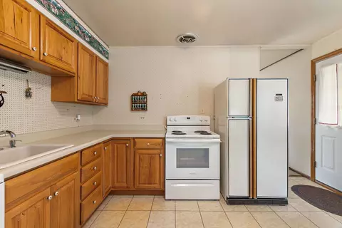 Kitchen - 3602 Falcon Ct S, Rolling Meadows, IL 60008 photo 1 of 1