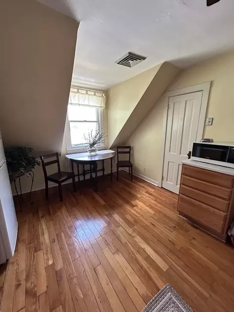 Kitchen - 376 Jefferson Ave, Elgin, IL 60120 photo 2 of 3