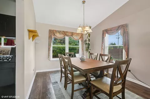 1208 Old Timber Ln, Hoffman Estates, IL 60192 photo 4