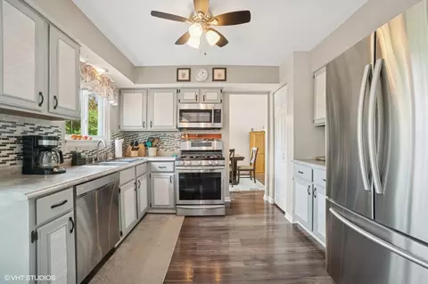 1208 Old Timber Ln, Hoffman Estates, IL 60192 photo 5