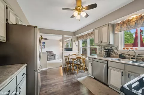 1208 Old Timber Ln, Hoffman Estates, IL 60192 photo 7