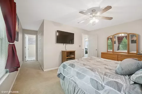 1208 Old Timber Ln, Hoffman Estates, IL 60192 photo 9
