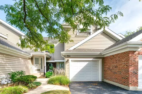 1961 N Coldspring Rd, Arlington Heights, IL 60004