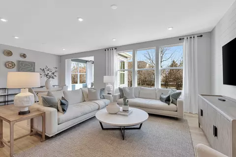 Living - 242 Olmstead Ct, Batavia, IL 60510 photo 2 of 3