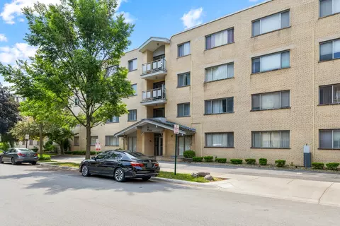 5251 W Galitz St #311, Skokie, IL 60077