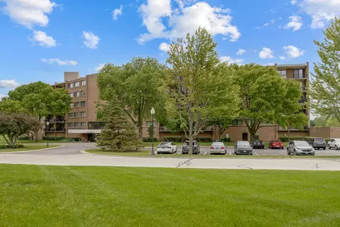 15 Bar Harbour Rd #4F, Schaumburg, IL 60193