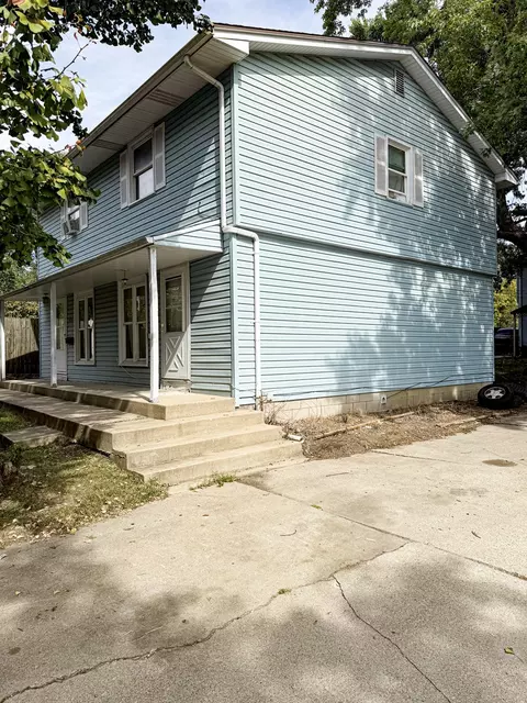 Exterior - 2345 E Maple St, Kankakee, IL 60901 photo 3 of 5