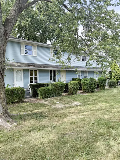 Exterior - 2345 E Maple St, Kankakee, IL 60901 photo 2 of 5