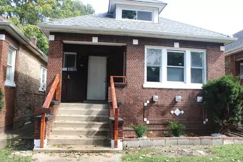 8207 S Marquette Ave, Chicago, IL 60617