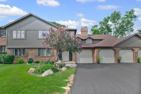 7930 W Lakeview Ct #2A, Palos Heights, IL 60463
