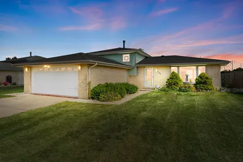8225 Beloit Ave, Bridgeview, IL 60455