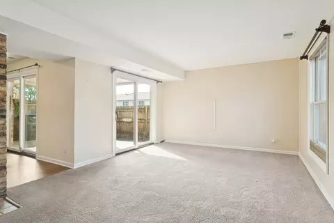 Living - 1817 Sessions Walk, Hoffman Estates, IL 60169 photo 3 of 8