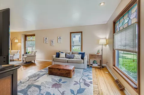 Living - 231 E Shannon St, Elburn, IL 60119 photo 1 of 2