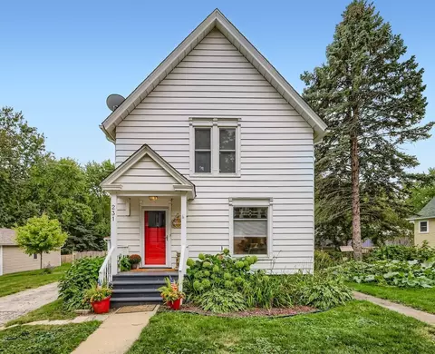 231 E Shannon St, Elburn, IL 60119