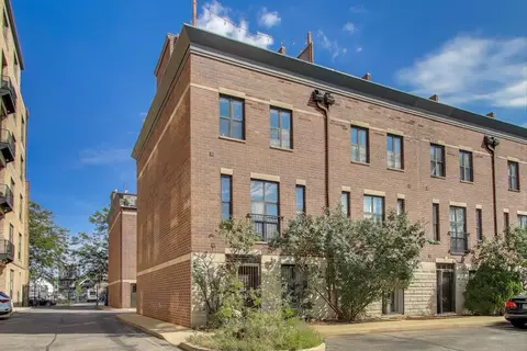 1816 N Spaulding Ave #8, Chicago, IL 60647
