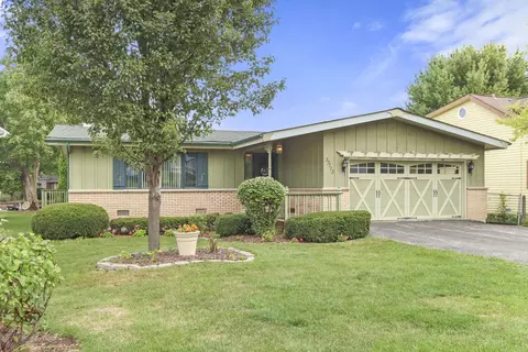 33113 N Cove Rd, Grayslake, IL 60030
