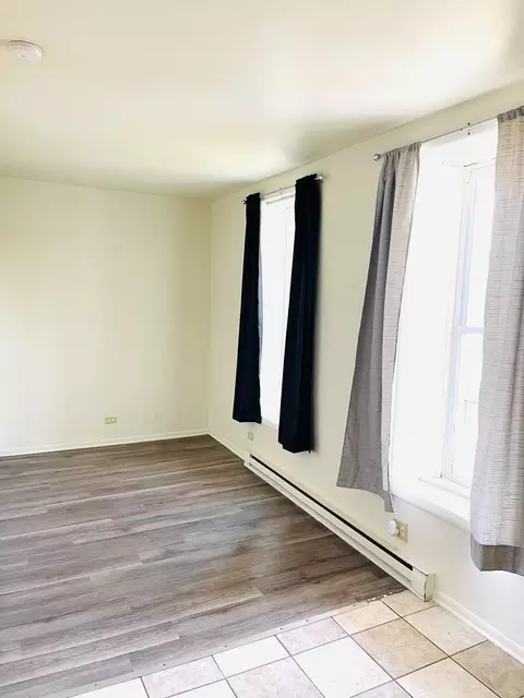 Living - 553 S 3rd St, Kankakee, IL 60901 photo 2 of 2