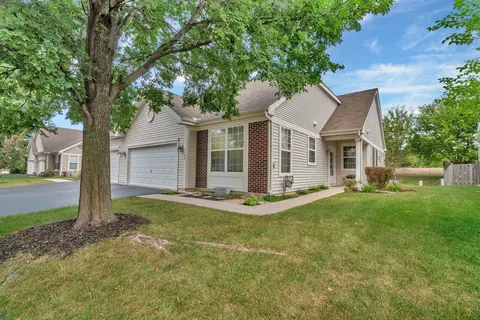 8109 Tremont Ln, Joliet, IL 60431