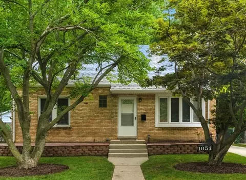 1051 Glenwood Ave, Waukegan, IL 60085