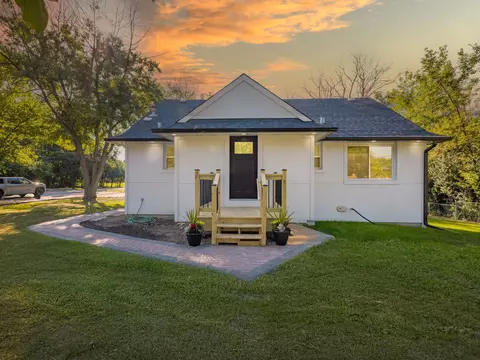 700 E Van Buren St, Villa Park, IL 60181