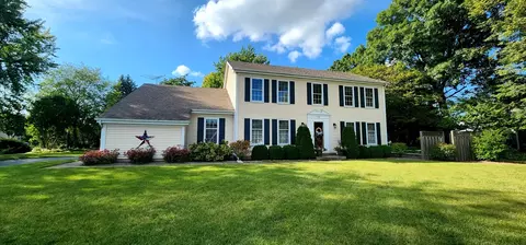 68 Winthrop New Rd, Sugar Grove, IL 60554