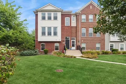 804 Paisley Ct, Naperville, IL 60540