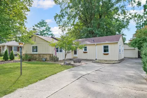 1607 Chevy Chase Dr, Champaign, IL 61821