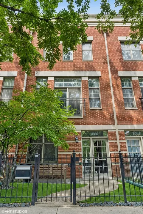 1066 W Fry St, Chicago, IL 60642