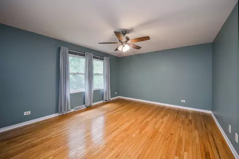 Living - 339 Windsor Dr, Bartlett, IL 60103 photo 6 of 6
