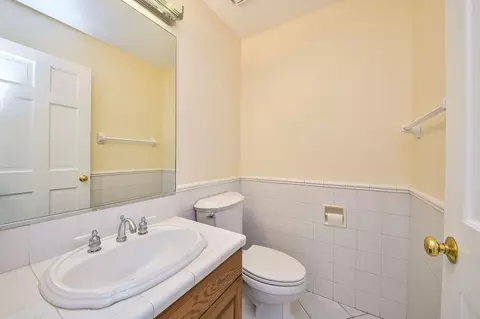 Bath - 339 Windsor Dr, Bartlett, IL 60103 photo 1 of 5