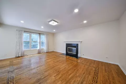 Living - 339 Windsor Dr, Bartlett, IL 60103 photo 4 of 6