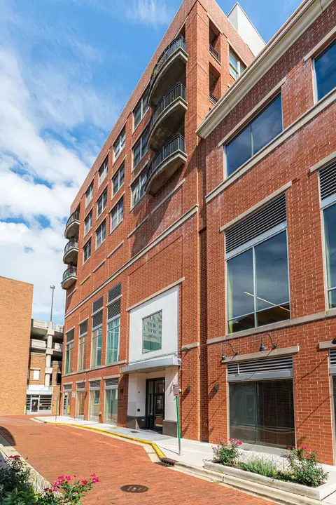 1124 Lake St #411, Oak Park, IL 60301