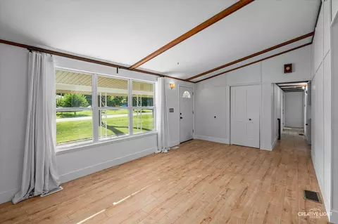 Living - 3515 Walleye Rd, Morris, IL 60450 photo 2 of 3