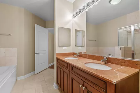 420 E Waterside Dr #1814, Chicago, IL 60601 photo 12
