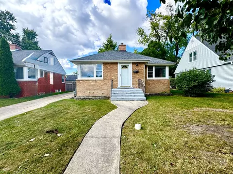 52 N 6th Ave, Des Plaines, IL 60016