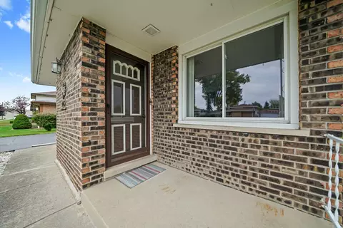 Exterior - 7721 Normandy Ave, Burbank, IL 60459 photo 2 of 7