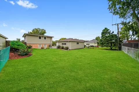 Exterior - 7721 Normandy Ave, Burbank, IL 60459 photo 5 of 7