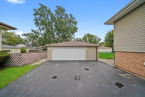 Exterior - 7721 Normandy Ave, Burbank, IL 60459 photo 7 of 7