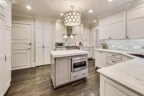Kitchen - 220 E Walton Pl #5E, Chicago, IL 60611 photo 2 of 4