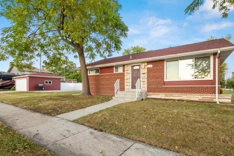 5168 W 99th St, Oak Lawn, IL 60453