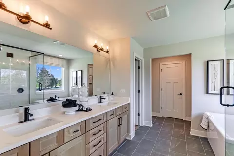 Bath - 13004 S Boulder Ln, Plainfield, IL 60585 photo 2 of 4