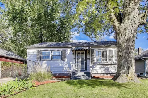 302 S Briggs St, Joliet, IL 60433