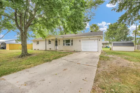 215 N Kansas St, Atwood, IL 61913