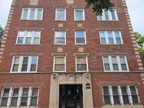 1050 W Dakin St #G2, Chicago, IL 60613