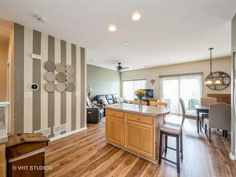 Kitchen - 2437 Daybreak Ct #2437, Elgin, IL 60123 photo 1 of 4