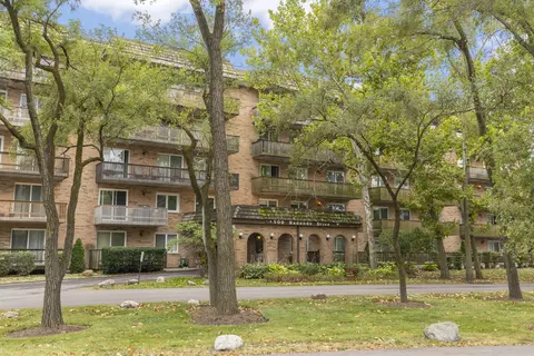 500 Redondo Dr #409, Downers Grove, IL 60516