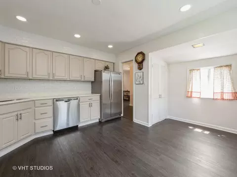 2207 Eastman St, Rolling Meadows, IL 60008 photo 4
