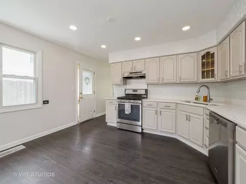 2207 Eastman St, Rolling Meadows, IL 60008 photo 3