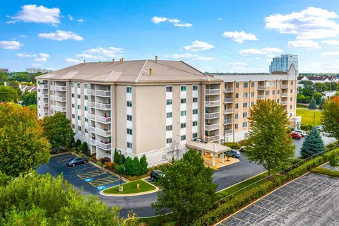 2020 Saint Regis Dr #509, Lombard, IL 60148